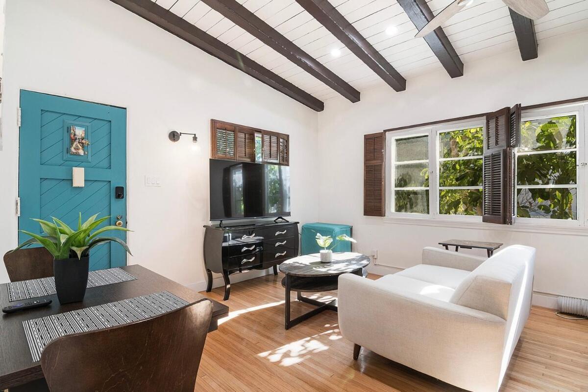 Apartment Comfortable Beverly Hills Near Rodeo Drive *