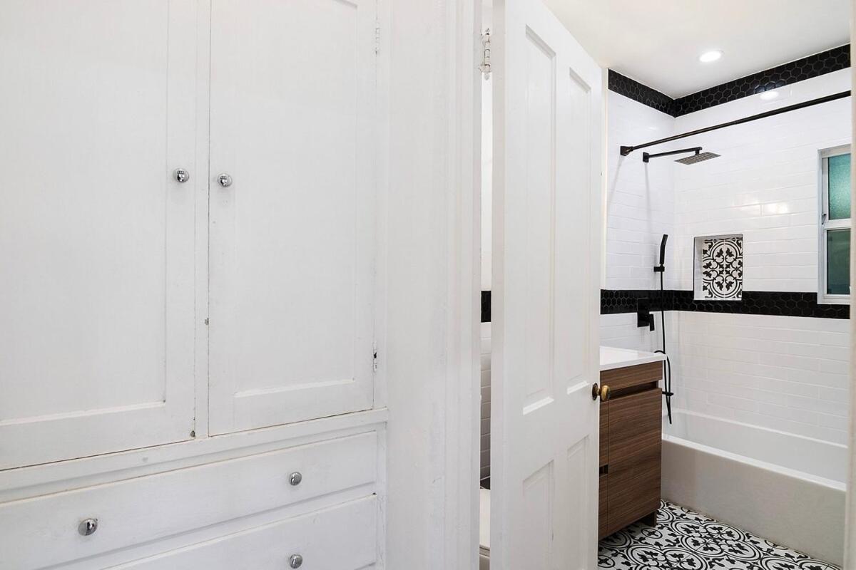Comfortable Beverly Hills Near Rodeo Drive Appartement *